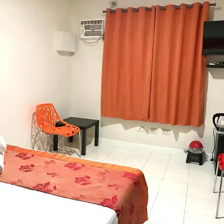 Halfway House Hostel Mactan Cebu Airport Lapu-Lapu City Exterior photo