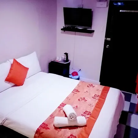 Halfway House Hostel Mactan Cebu Airport Lapu-Lapu City Exterior photo