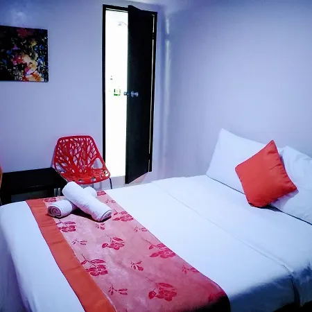 Halfway House Hostel Mactan Cebu Airport Lapu-Lapu City Exterior photo