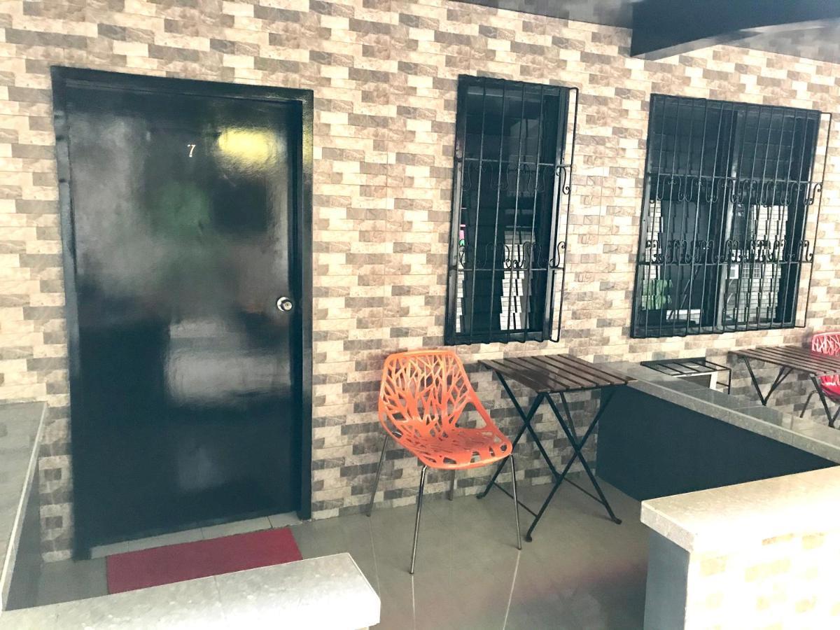 Halfway House Mactan Cebu Airport Hostel *