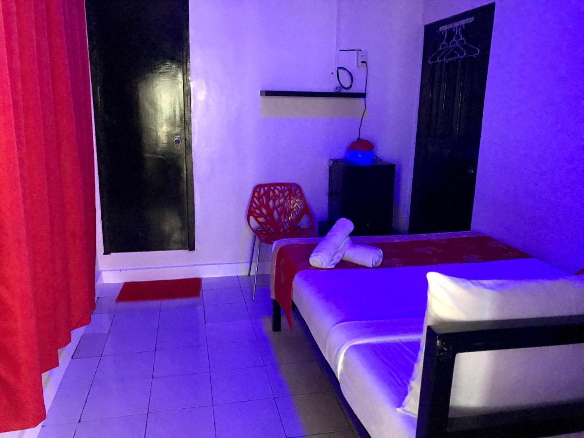 Halfway House Mactan Cebu Airport Hostel *